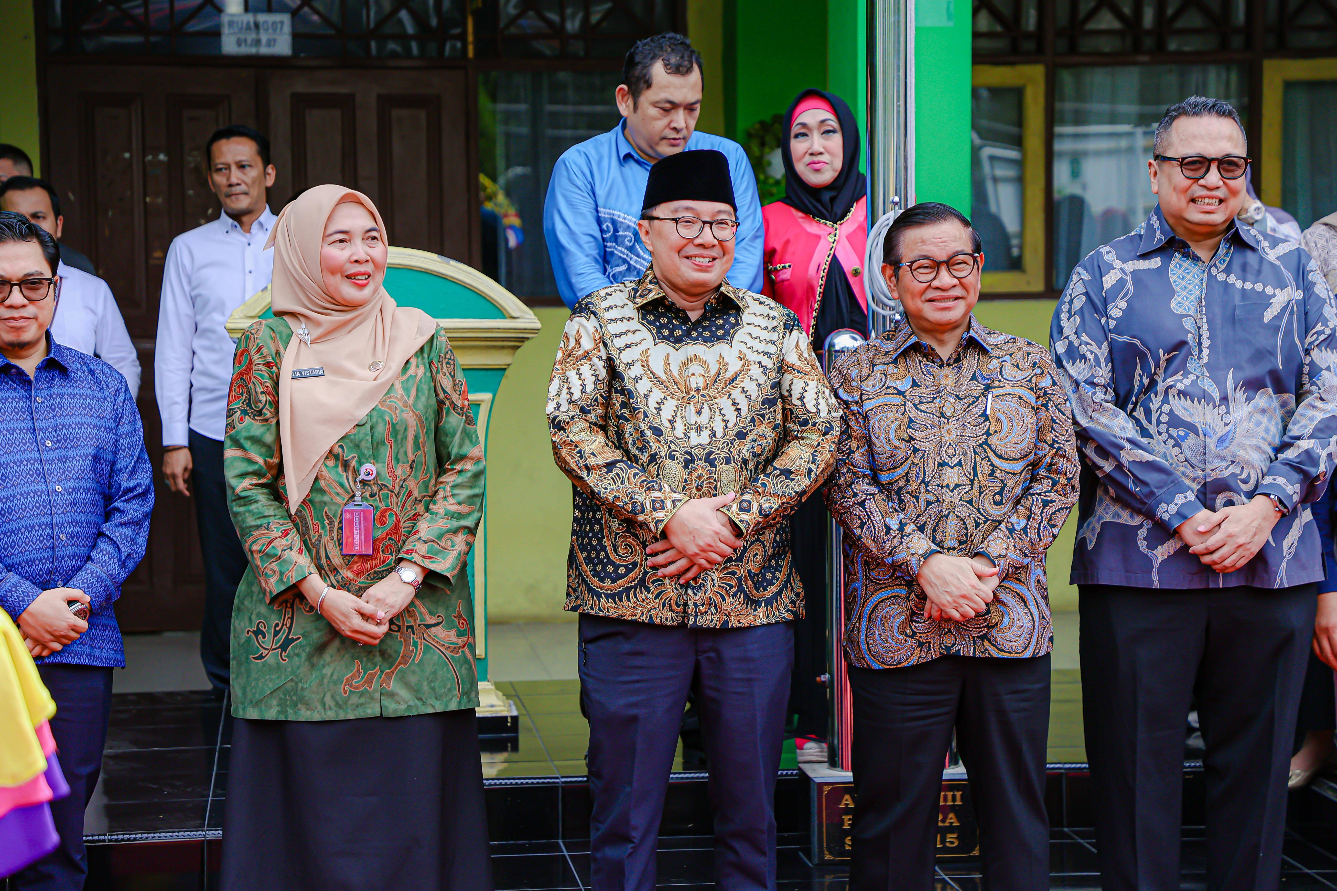 PENINJAUAN PERPUSTAKAAN LUMBUNG ILMU & WATER PURIFIER